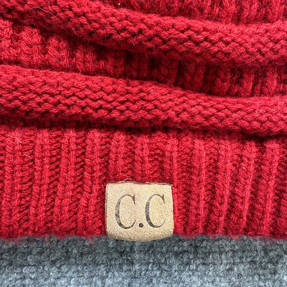CC Beanie Hat Cap Womens Red OS Stretch Fit Chunky Cable Knit Warm Ski‎ Snow - Picture 2 of 6